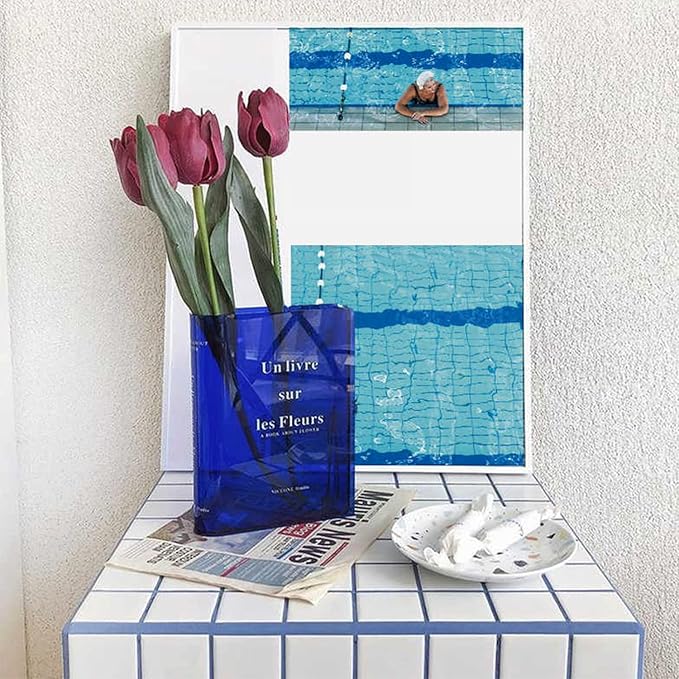 Decorative book vase – Literary elegance in your home