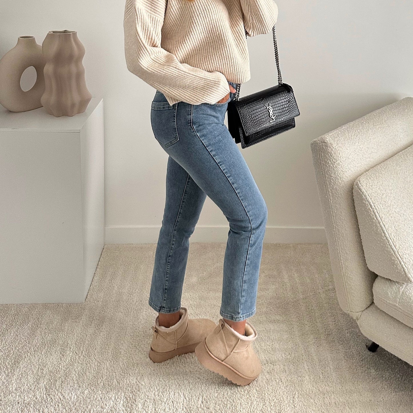 疲れない歩行のための快適でスタイリッシュなブーツ