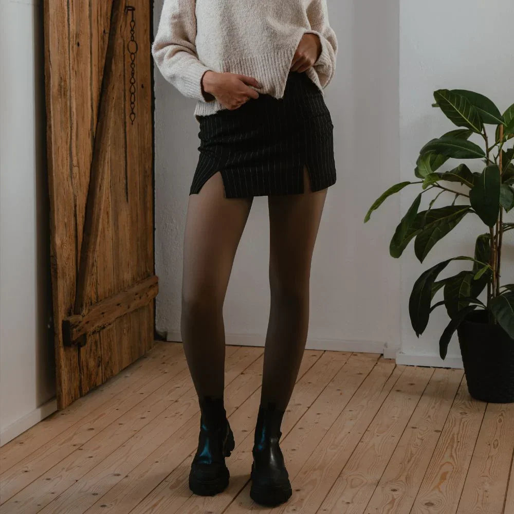 Det genomskinliga fleece-strumpbyxorna