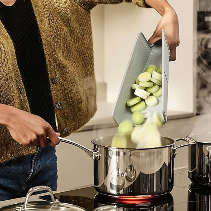 Hajtható, multifunkcionális vágódeszka