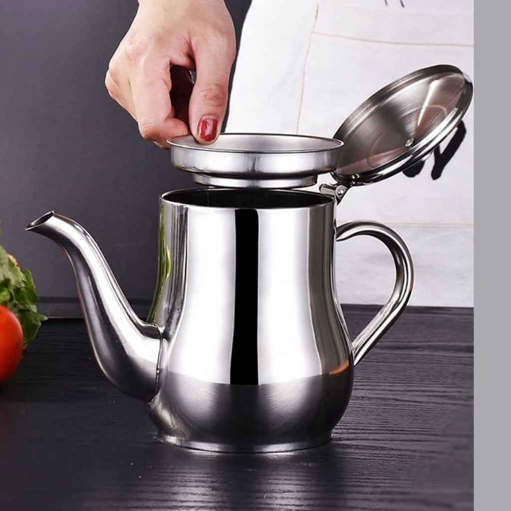 Pour cleanly and store your oils without waste 