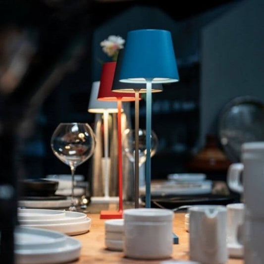 Lámpara de mesa portátil y sin cables para una iluminación elegante